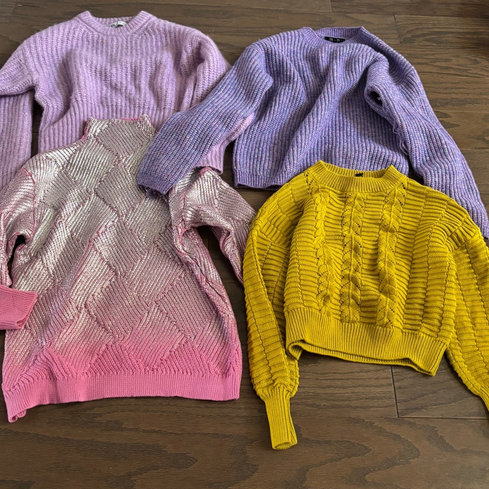 Bundle of 4 Women’s Sweaters (Small/Medium)